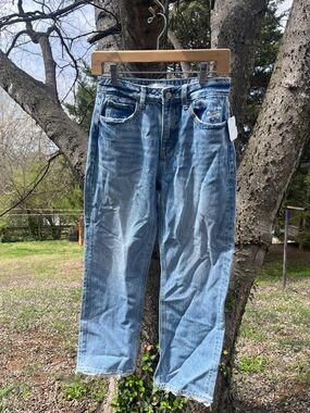 Altar'd State Distressed Raw Hem Crop Women's size 25 Light Blue Denim Jeans